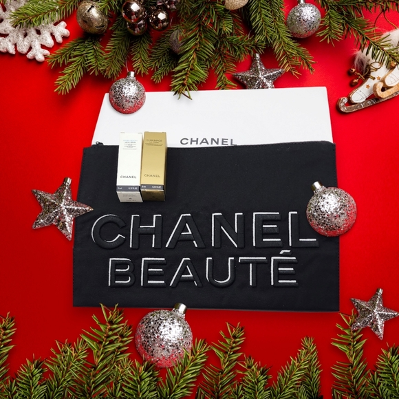 🎁🪅 NWOT Chanel Large Cosmetic Case 🎁 Gift idea 💡 - Picture 1 of 2